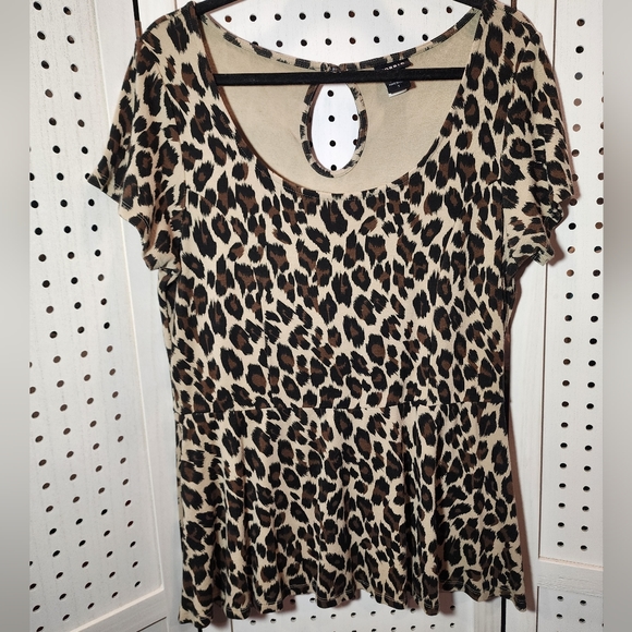 torrid Tops - TORRID Size 1 (1X 14/16)Animal Print Keyhole Peplum Tan Black Short Sleeve
